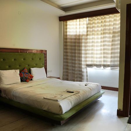 Hotel Elite Sector 45 I Gurgaon Central I Couple Friendly מראה חיצוני תמונה