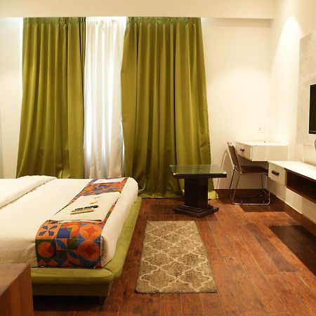 Hotel Elite Sector 45 I Gurgaon Central I Couple Friendly מראה חיצוני תמונה