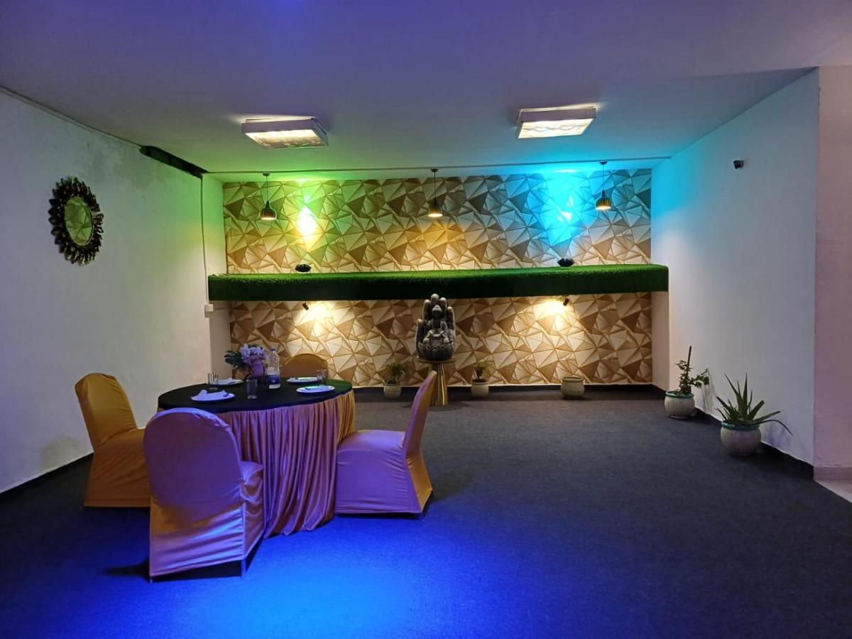 Hotel Elite Sector 45 I Gurgaon Central I Couple Friendly מראה חיצוני תמונה