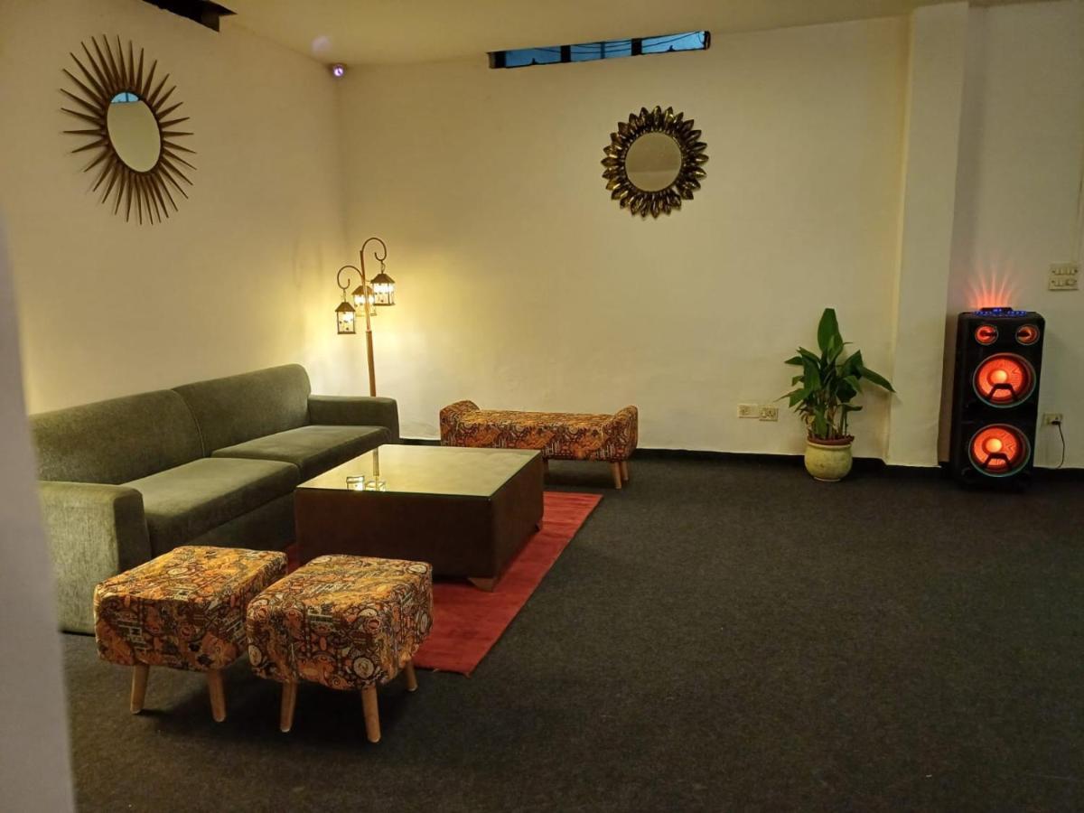 Hotel Elite Sector 45 I Gurgaon Central I Couple Friendly מראה חיצוני תמונה