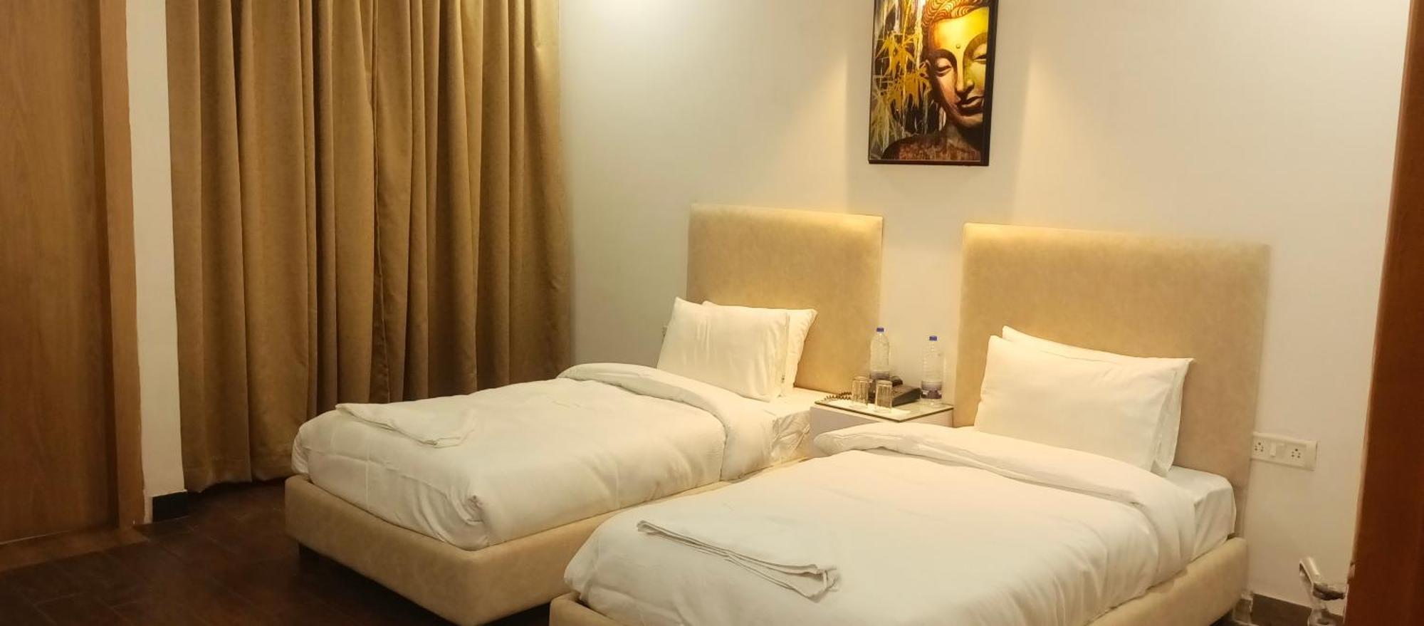 Hotel Elite Sector 45 I Gurgaon Central I Couple Friendly מראה חיצוני תמונה