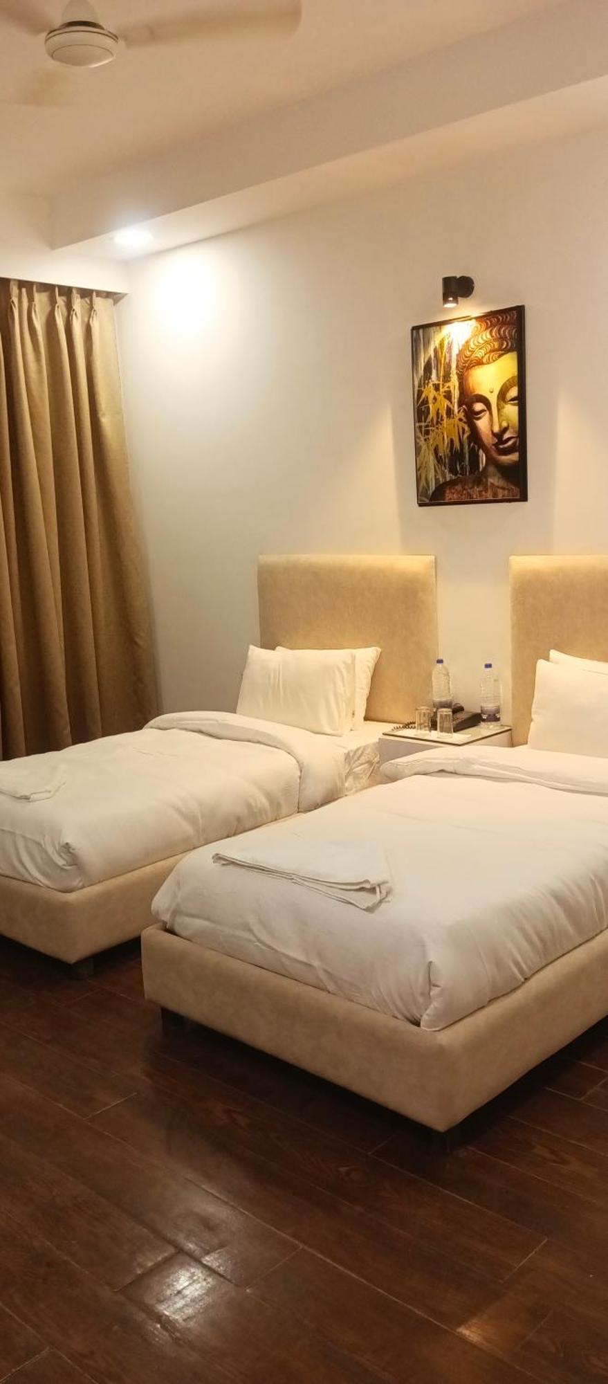 Hotel Elite Sector 45 I Gurgaon Central I Couple Friendly מראה חיצוני תמונה
