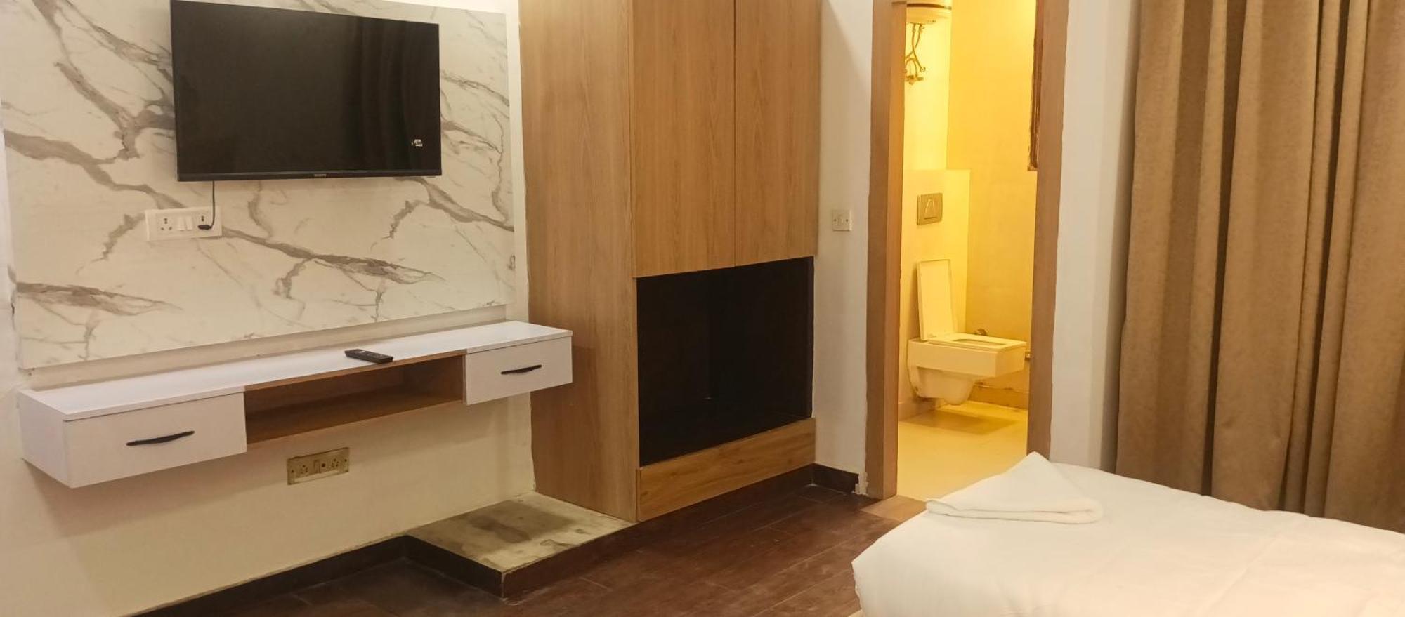 Hotel Elite Sector 45 I Gurgaon Central I Couple Friendly מראה חיצוני תמונה