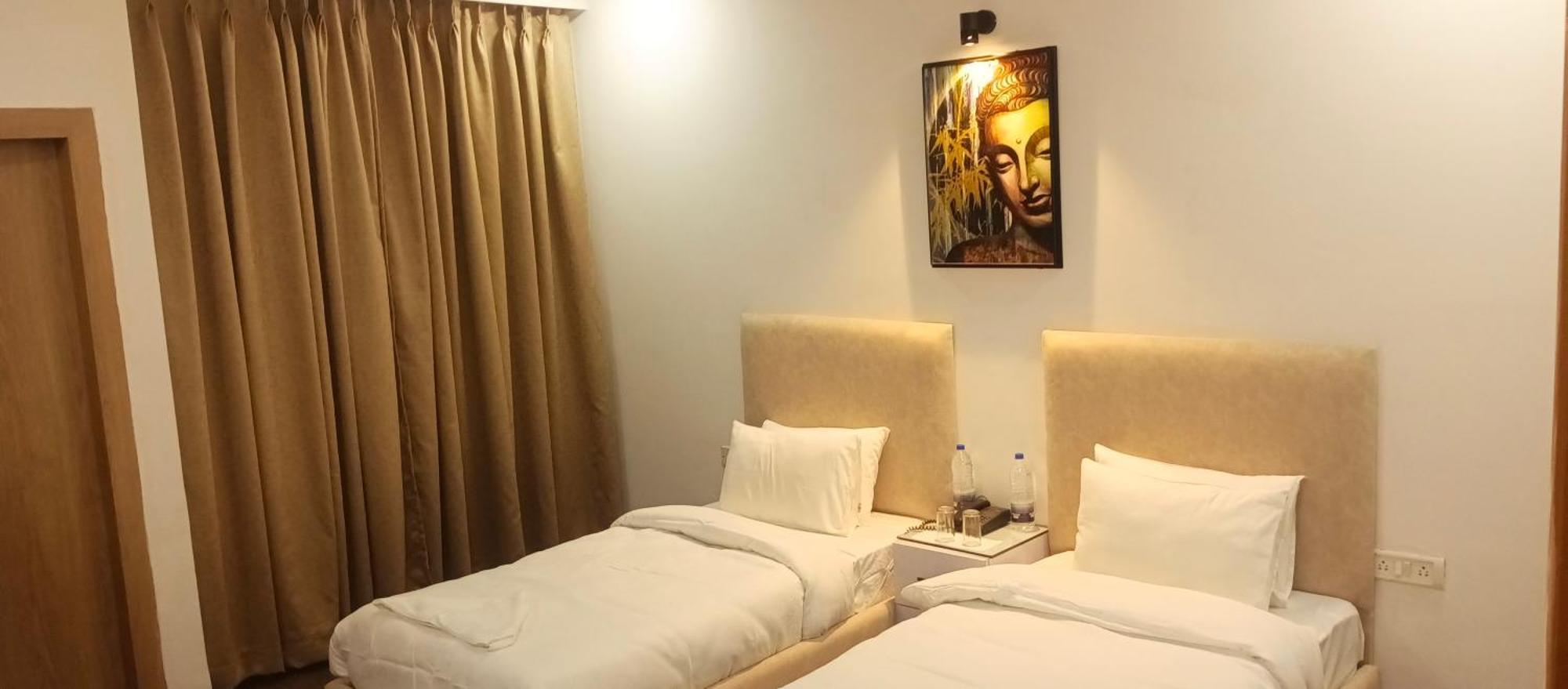 Hotel Elite Sector 45 I Gurgaon Central I Couple Friendly מראה חיצוני תמונה