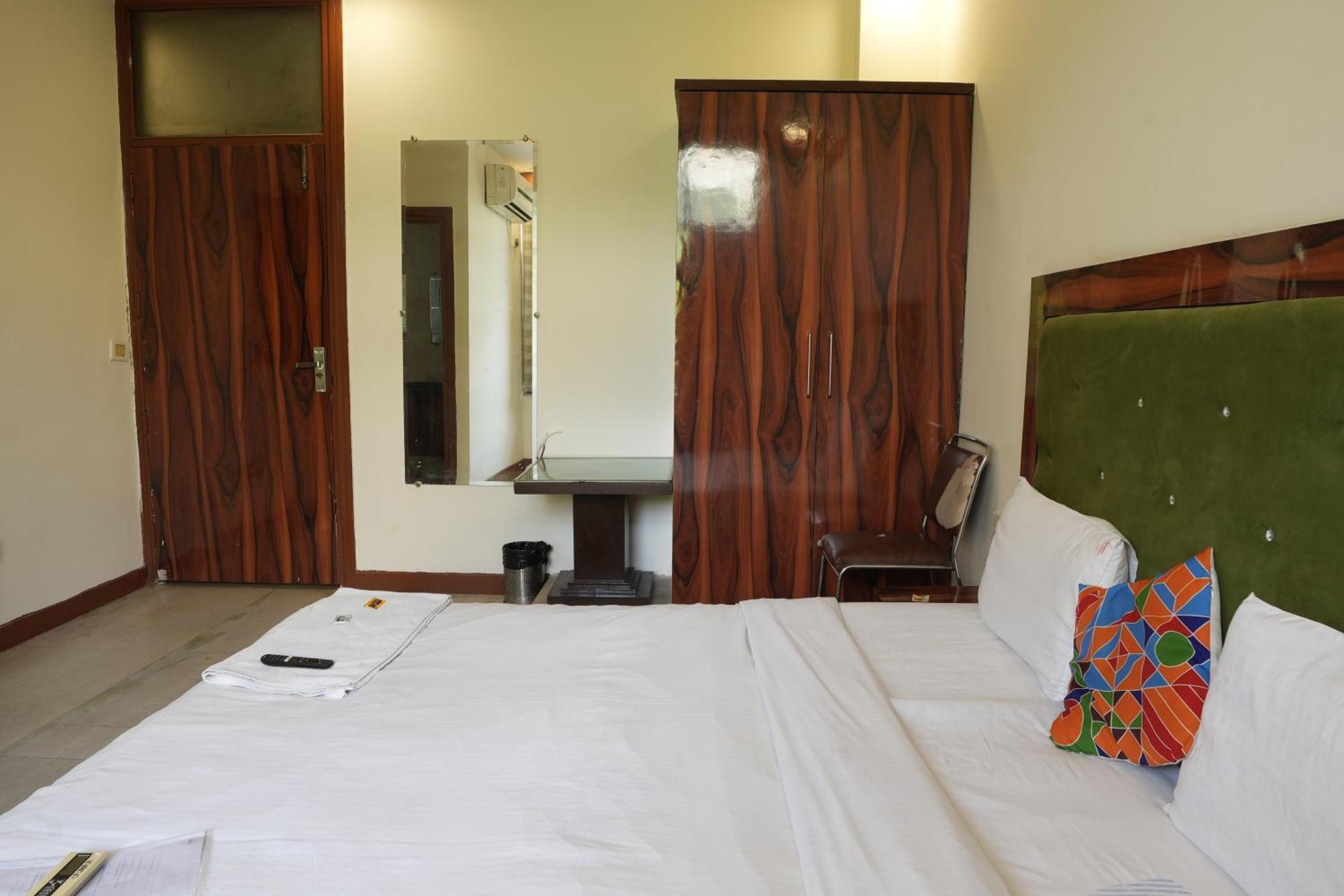 Hotel Elite Sector 45 I Gurgaon Central I Couple Friendly מראה חיצוני תמונה