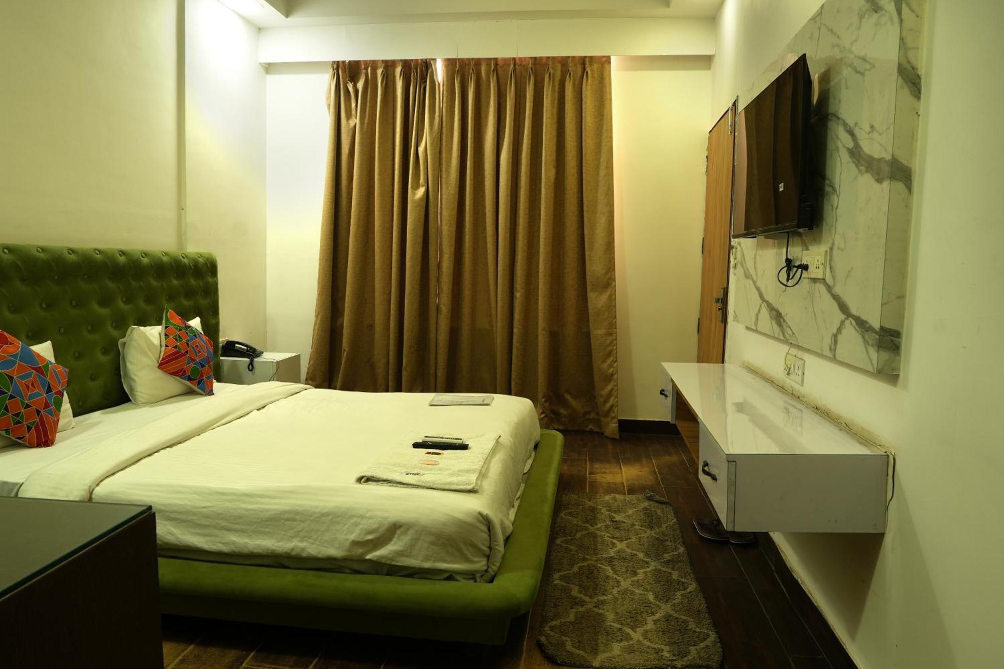Hotel Elite Sector 45 I Gurgaon Central I Couple Friendly מראה חיצוני תמונה