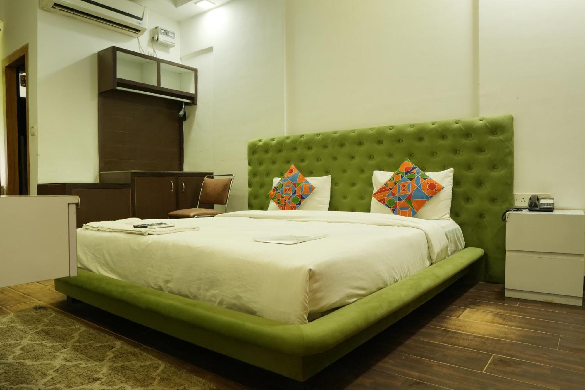 Hotel Elite Sector 45 I Gurgaon Central I Couple Friendly מראה חיצוני תמונה