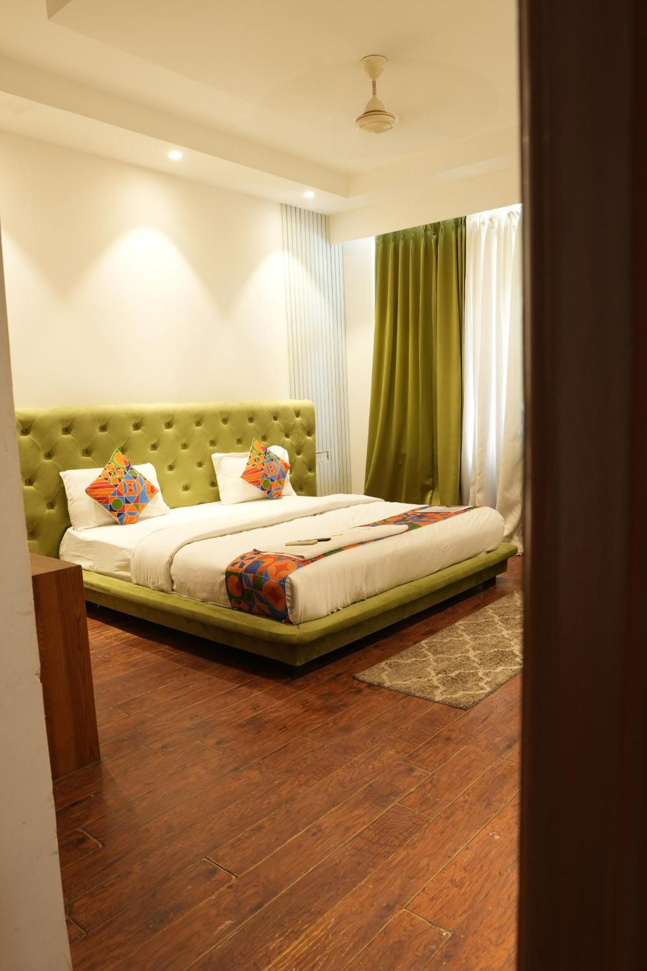 Hotel Elite Sector 45 I Gurgaon Central I Couple Friendly מראה חיצוני תמונה