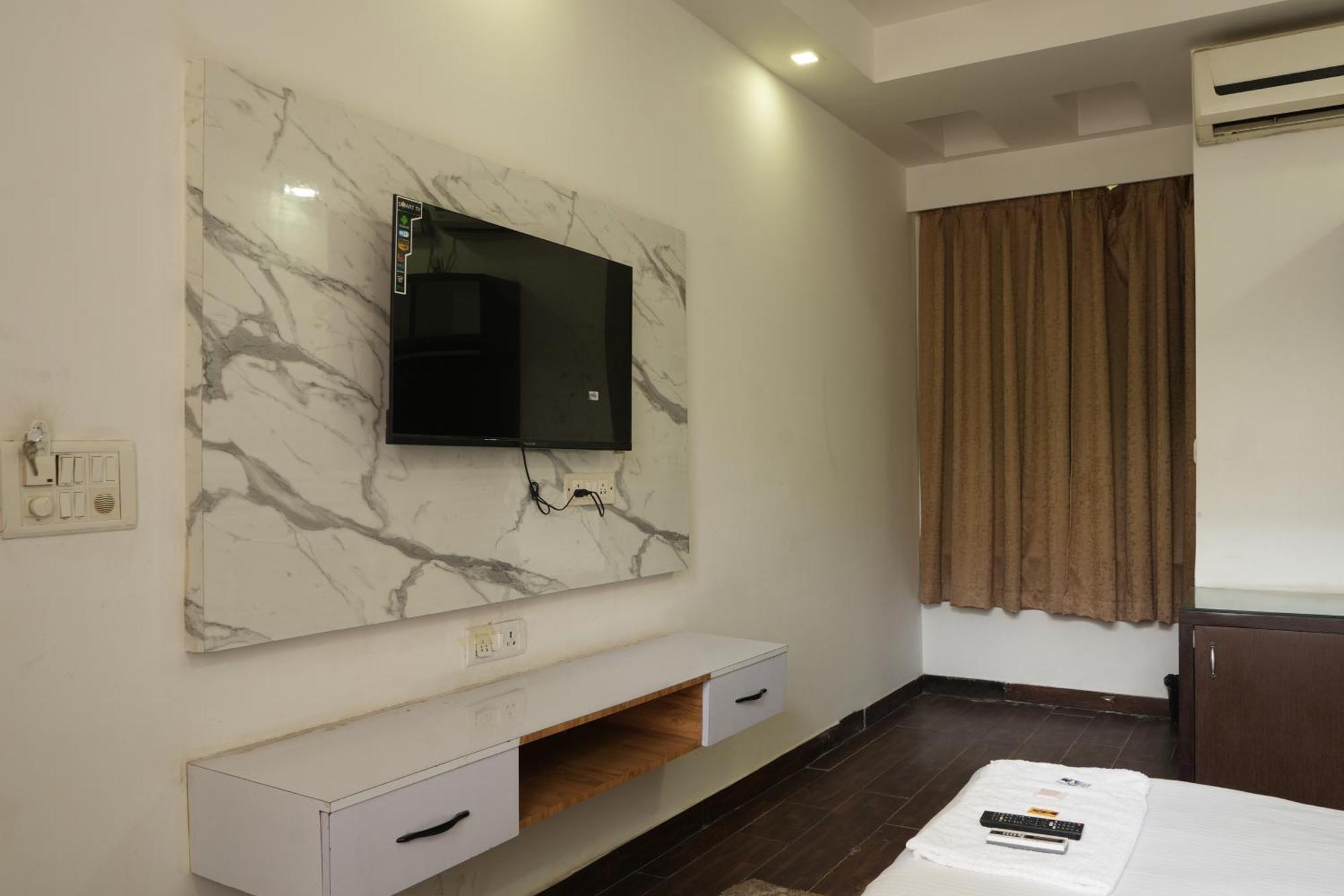 Hotel Elite Sector 45 I Gurgaon Central I Couple Friendly מראה חיצוני תמונה