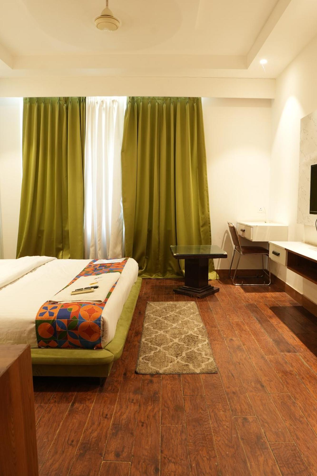 Hotel Elite Sector 45 I Gurgaon Central I Couple Friendly מראה חיצוני תמונה