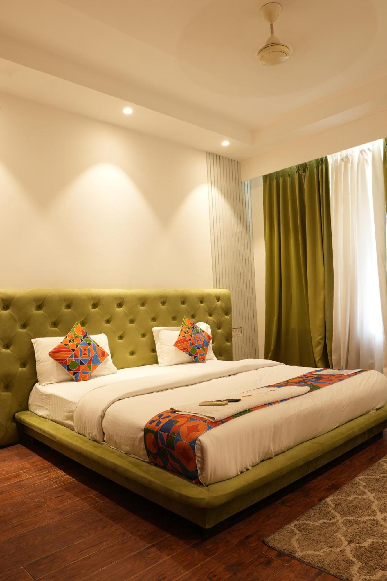 Hotel Elite Sector 45 I Gurgaon Central I Couple Friendly מראה חיצוני תמונה