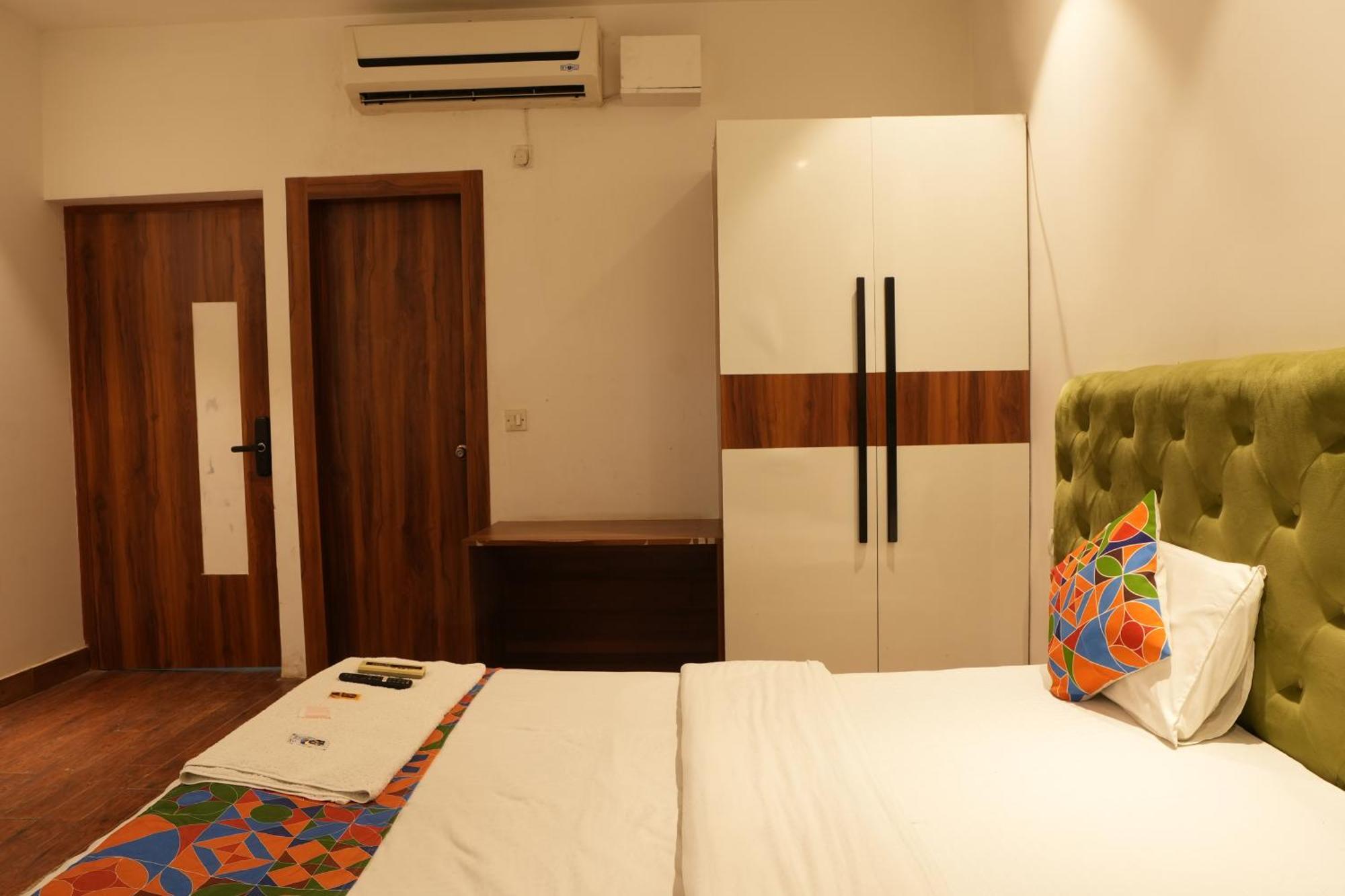Hotel Elite Sector 45 I Gurgaon Central I Couple Friendly מראה חיצוני תמונה